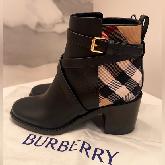Burberry Check Black and Tan Women's Ankle Boots - Picture 1 of 6
